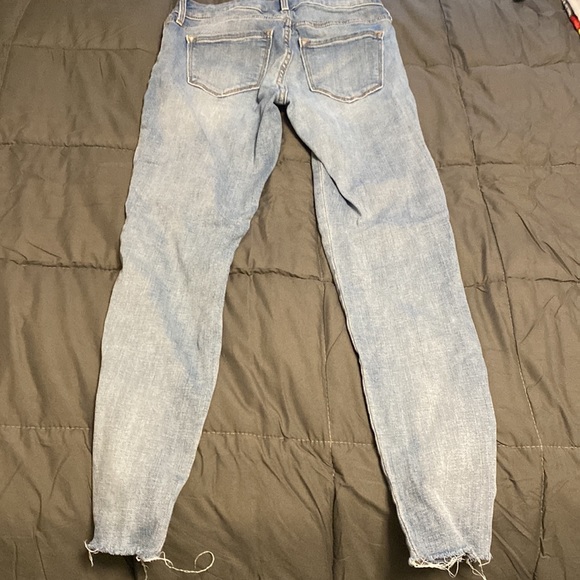 Old Navy Light Wash Rockstar Super Skinny Jeans Size 2 - Picture 2 of 4